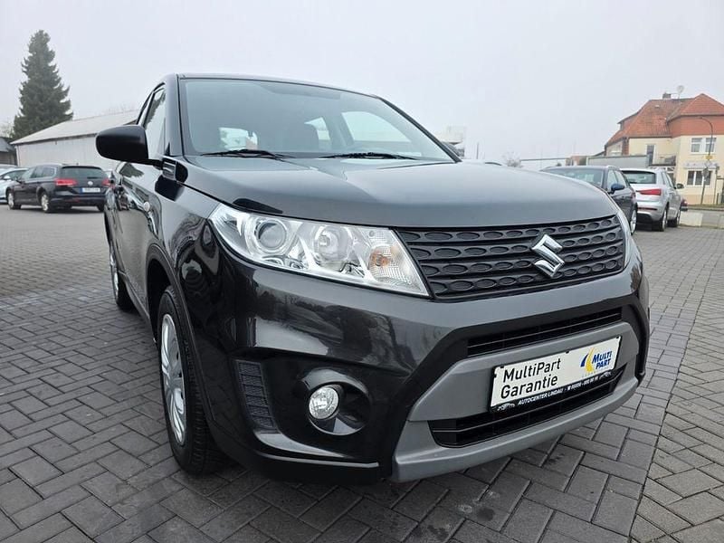 Gebraucht Suzuki Vitara Club 120 PS (88 kW) 2017 Schwarz SUV
