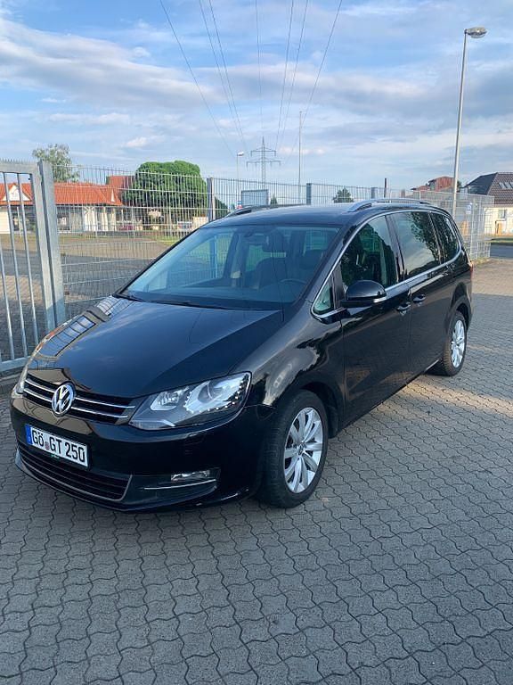 Schwarz Gebraucht 2010 VW Sharan Highline Van / Kleinbus | 6.990 € (Fairer Preis) - Bild 1/4