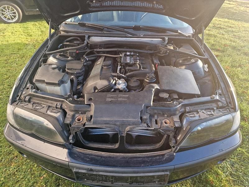 Gebraucht BMW 320 170 PS (125 kW) 2004 Blau Kombi