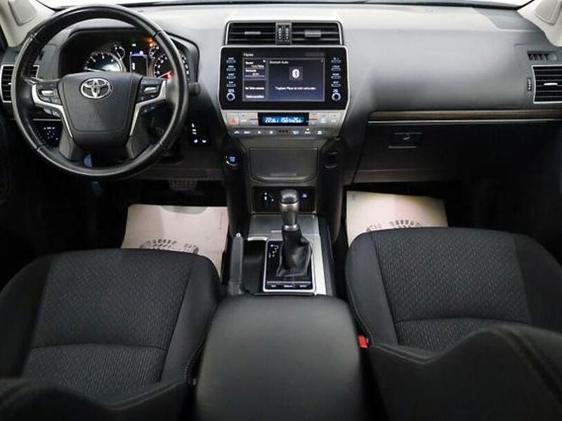 Gebraucht Toyota Land Cruiser Comfort 204 PS (150 kW) 2023 Grey metallic (metallic) SUV