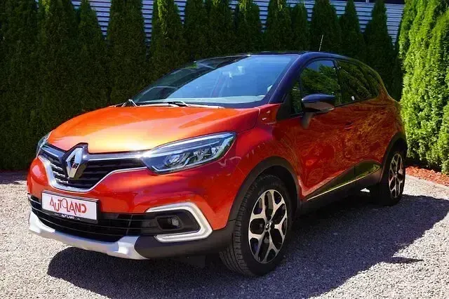 Gebraucht Renault Captur Collection 150 PS (110 kW) 2019 Dezirrot metallic SUV
