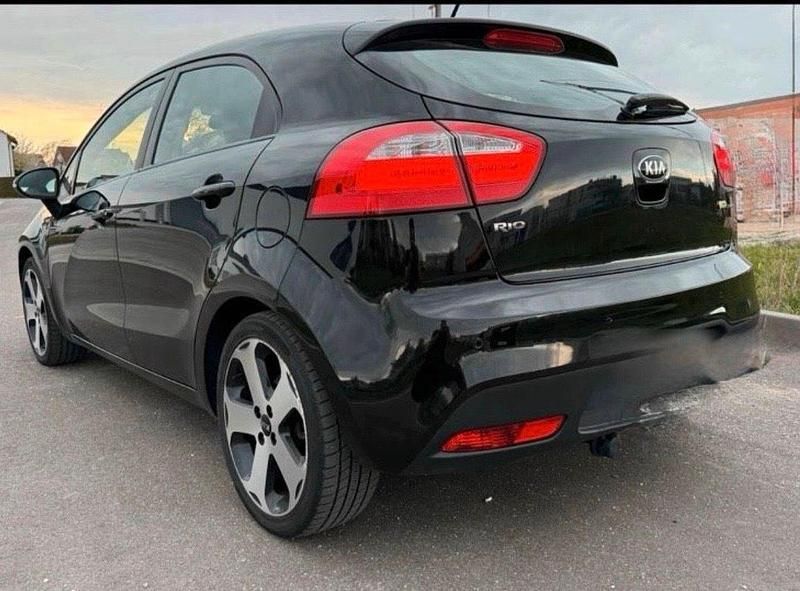 Schwarz Gebraucht 2012 Kia Rio Kleinwagen | 3.800 € (Fairer Preis) - Bild 1/4