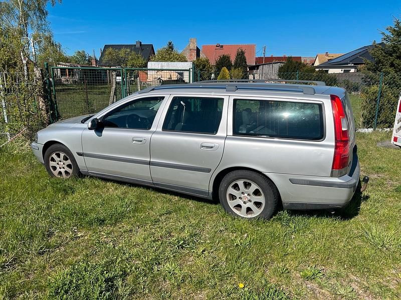 Gebraucht Volvo V70 140 PS (102 kW) 2001 Silber Kombi