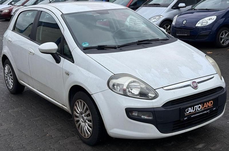 Weiß Gebraucht 2011 Fiat Punto Evo Kleinwagen | 3.499 € (Fairer Preis) - Bild 1/4