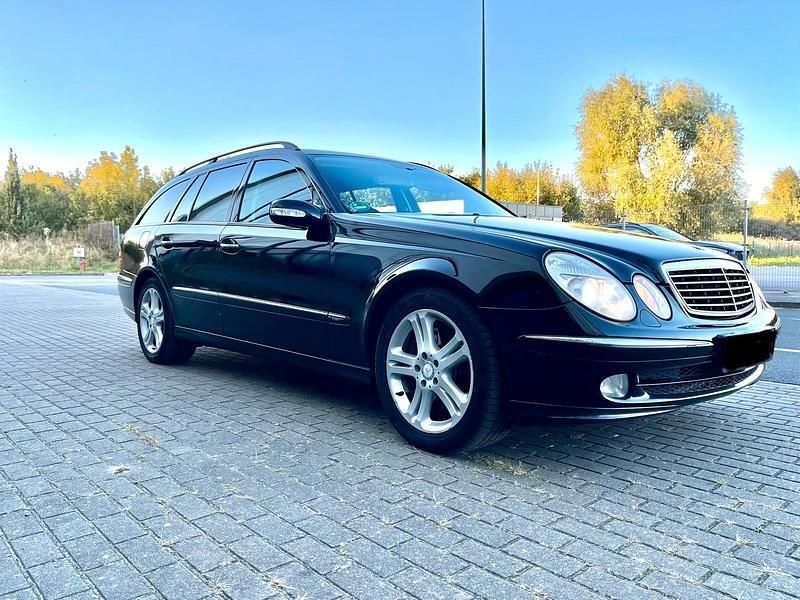 Schwarz Gebraucht 2003 Mercedes E500 Kombi | 5.900 € (Superpreis) - Bild 1/4