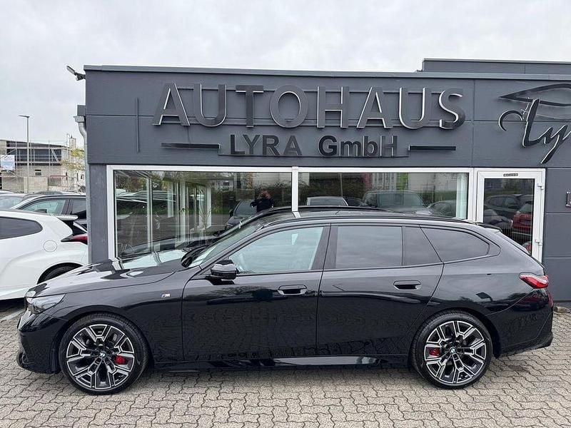 Gebraucht BMW 540 M Sport 303 PS (222 kW) 2025 Schwarz Kombi