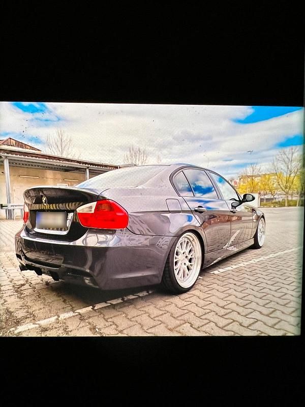 Gebraucht BMW 320 150 PS (110 kW) 2005 Grau Limousine