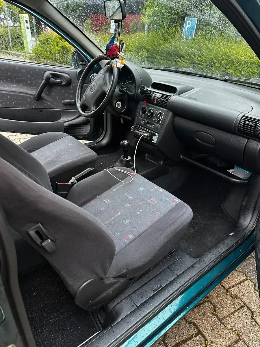 Używany Opel Corsa 45 KM (33 kW) 1997 Zielony Hatchback