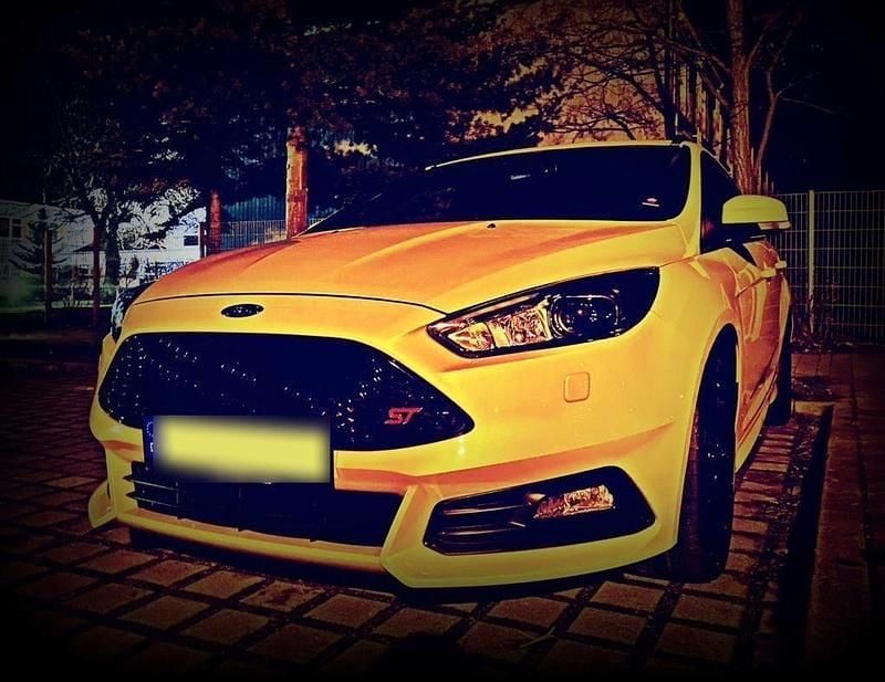 Gebraucht Ford Focus ST 185 PS (136 kW) 2017 Gelb Kombi