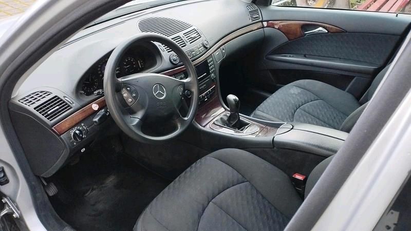 Gebraucht Mercedes E200 120 PS (88 kW) 2003 Grau Kombi