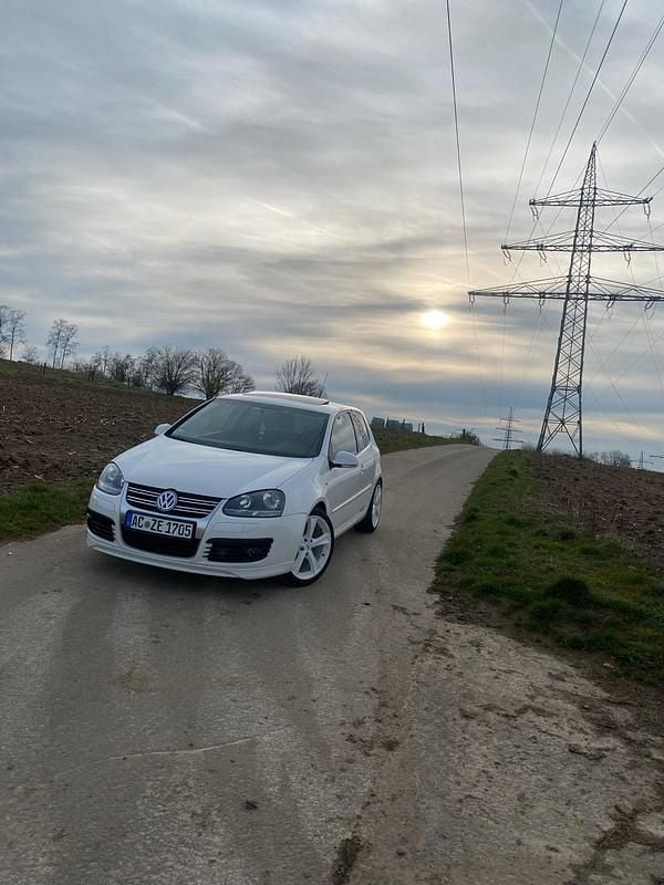 Weiß Gebraucht 2008 VW Golf V GT Limousine | 4.000 € (Teuer) - Bild 1/4