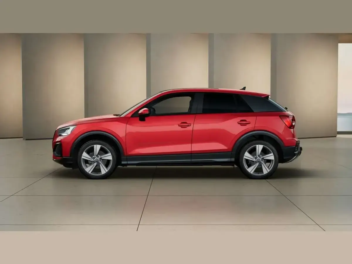 Gebraucht Audi Q2 Advanced 150 PS (110 kW) 2025 Rot SUV