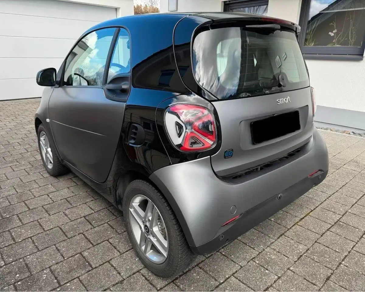 Gebraucht Smart ForTwo Coupé Passion Exclusive 60 kW (82 PS) 2023 Grau Kleinwagen