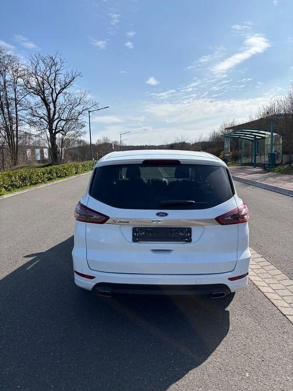 Gebraucht Ford S-MAX Titanium 209 PS (153 kW) 2017 Weiß Van / Kleinbus
