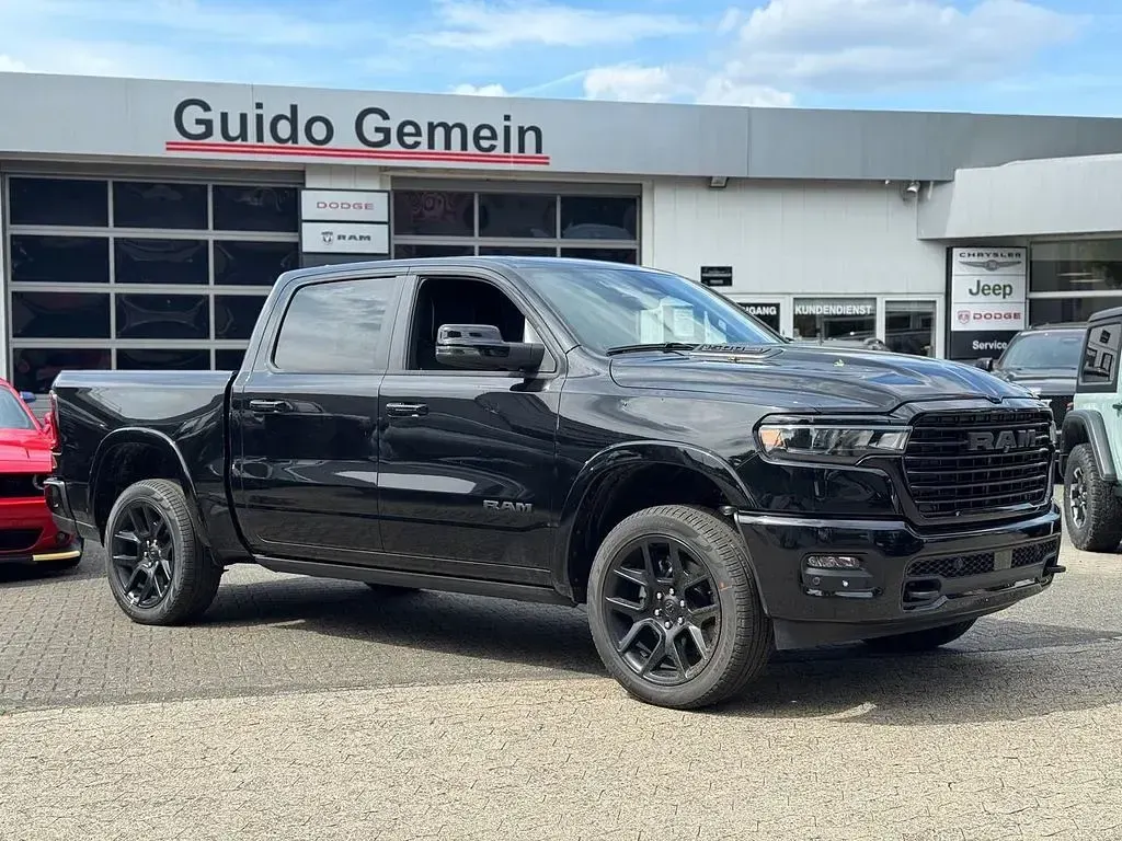 Ny Dodge Ram 420 HK (308 kW) 2025 Sort Pickup / Ladvogn