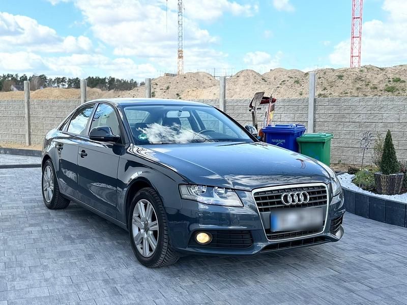 Gebraucht Audi A4 160 PS (117 kW) 2009 Blau Limousine