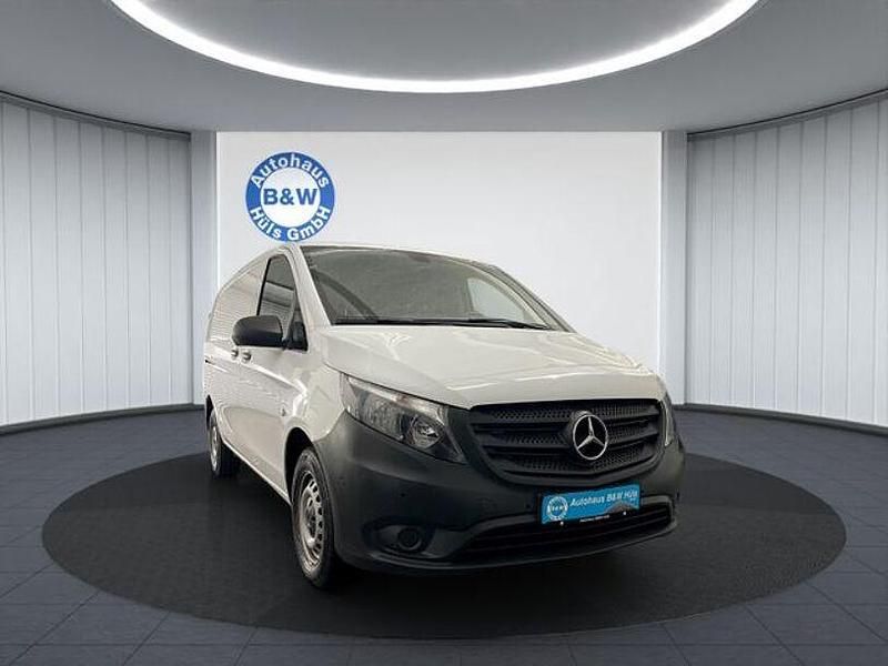Weiß Gebraucht 2019 Mercedes Vito Van / Kleinbus | 21.699 € (Superpreis) - Bild 1/4