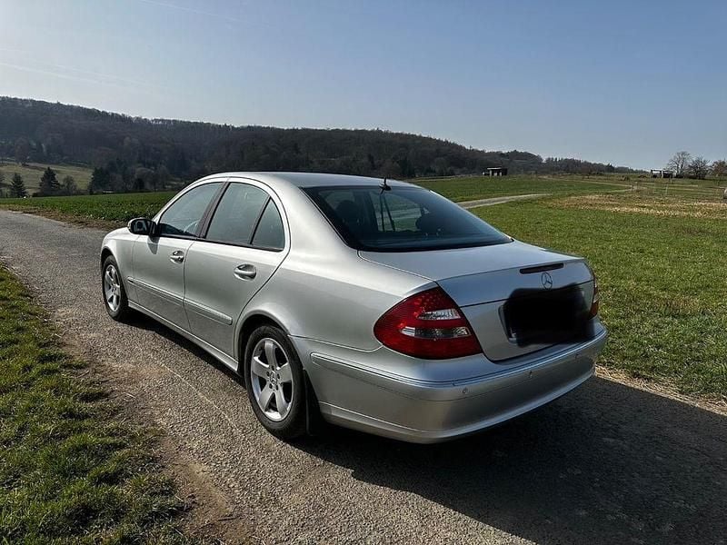 Gebraucht Mercedes E320 Avantgarde 224 PS (164 kW) 2005 Silber Limousine