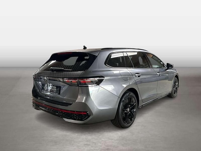 Neu VW Passat R-line 150 PS (110 kW) 2026 Diabasgrau Kombi