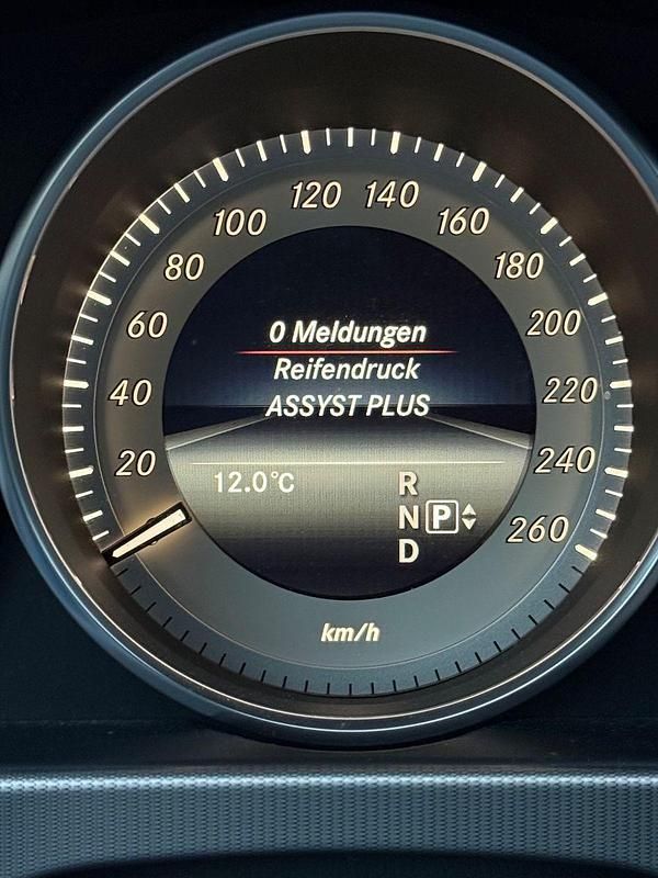 Gebraucht Mercedes E250 Avantgarde 211 PS (155 kW) 2013 Grau Kombi