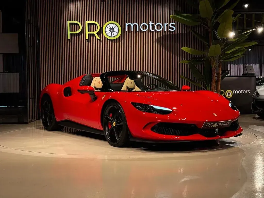 Gebraucht Ferrari 296 829 PS (609 kW) 2023 Rot Cabrio