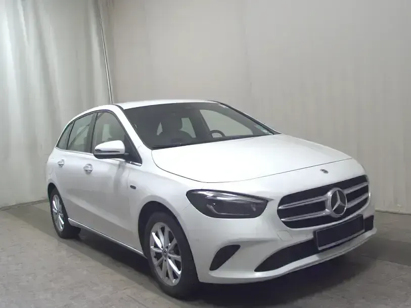 Gebraucht Mercedes B250e Style 218 PS (160 kW) 2021 Weiss Kleinwagen