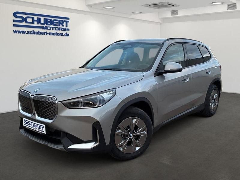 Grün Gebraucht 2025 BMW iX1 Shadowline SUV | 42.900 € (Fairer Preis) - Bild 1/4