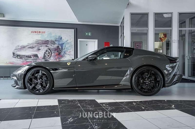 Neu Ferrari 12 Cilindri 831 PS (611 kW) 2025 Grigio scuro Cabrio
