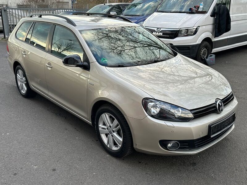 Silber Gebraucht 2012 VW Golf VI Match Kombi | 9.599 € (Fairer Preis) - Bild 1/4
