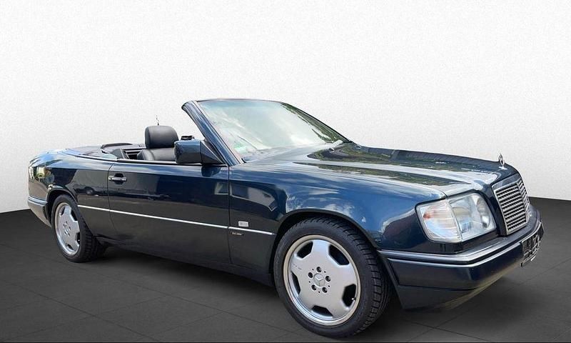 Gebraucht Mercedes E320 Edition 220 PS (161 kW) 1997 Schwarz Cabrio