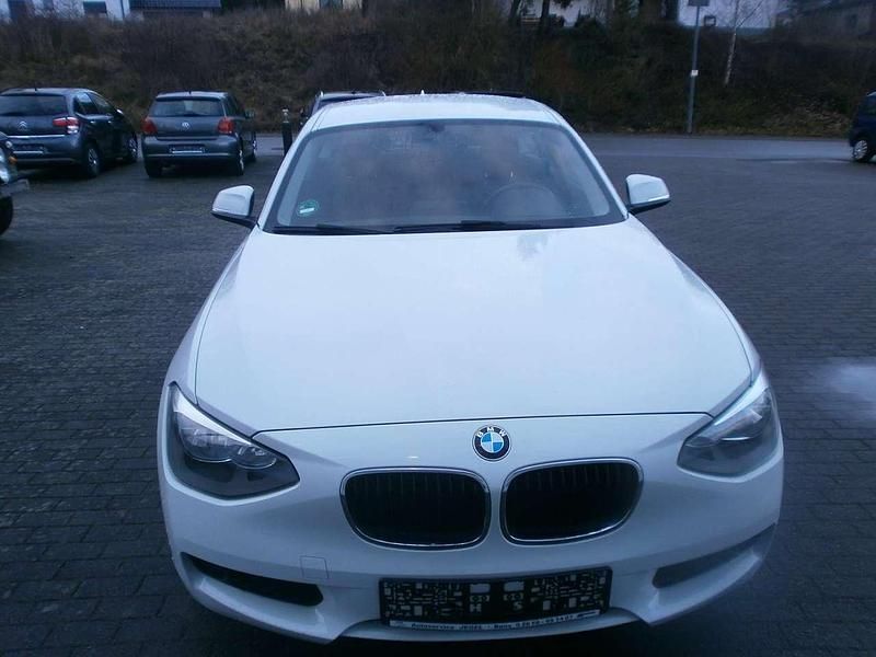 Gebraucht BMW 114 102 PS (75 kW) 2015 Alpinweiss iii Kleinwagen