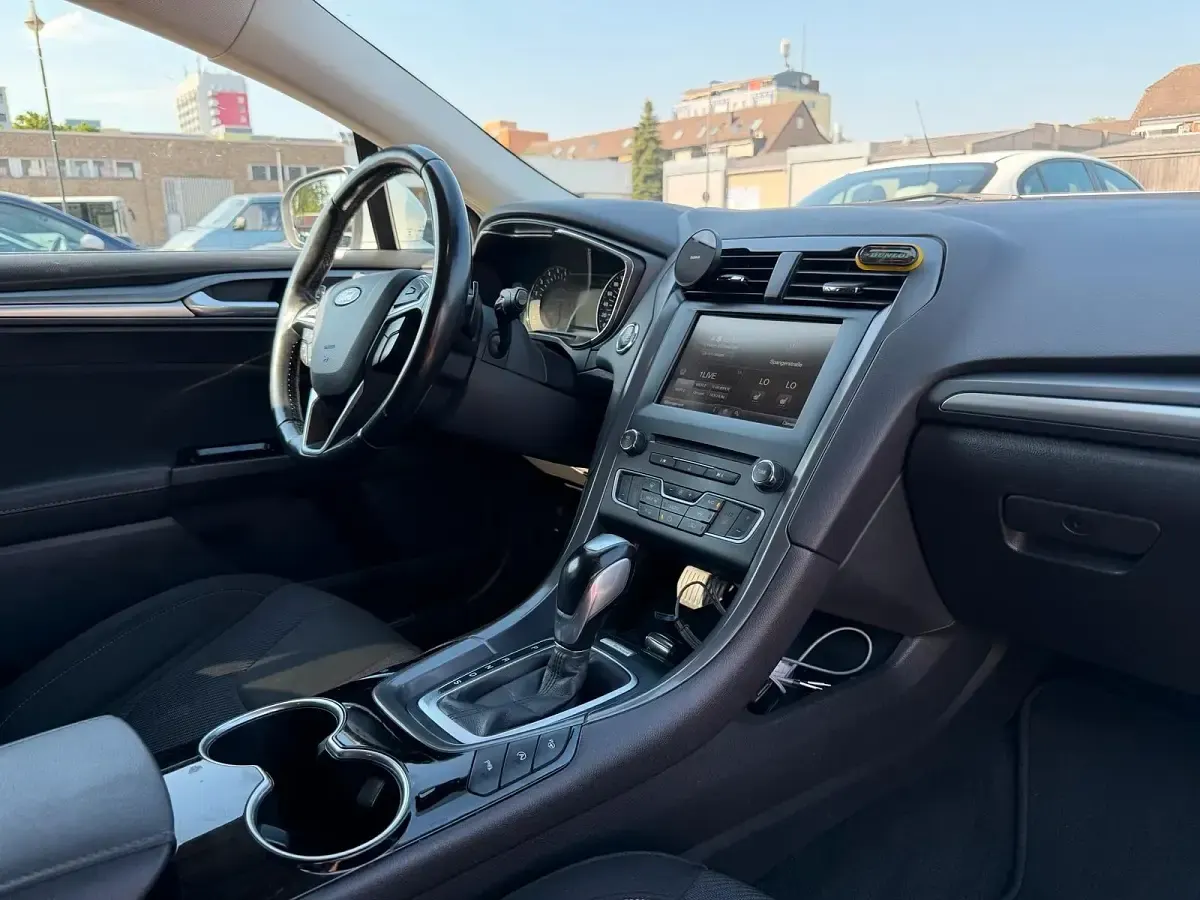 Gebraucht Ford Mondeo Titanium 150 PS (110 kW) 2014 Weiß Kombi