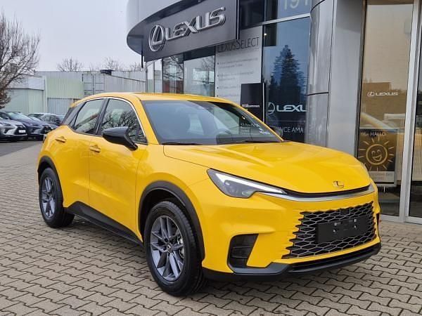Gelb (sonnengelb) Neu 2025 Lexus LBX SUV | 25.019 € - Bild 1/4