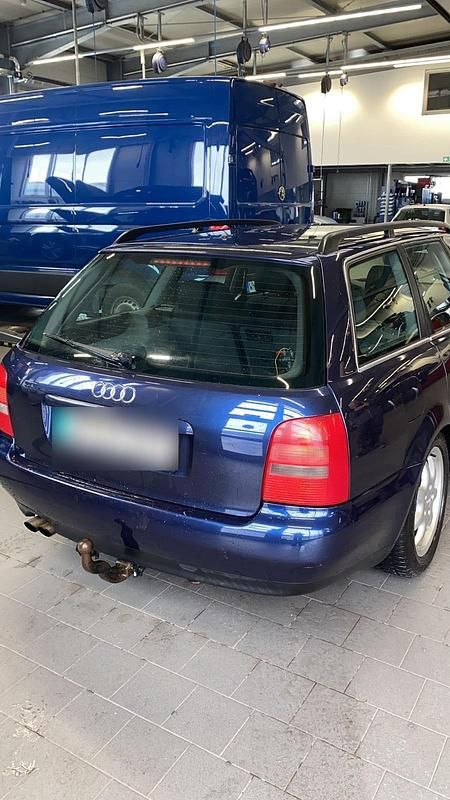Gebraucht Audi A4 193 PS (141 kW) 1997 Blau Kombi