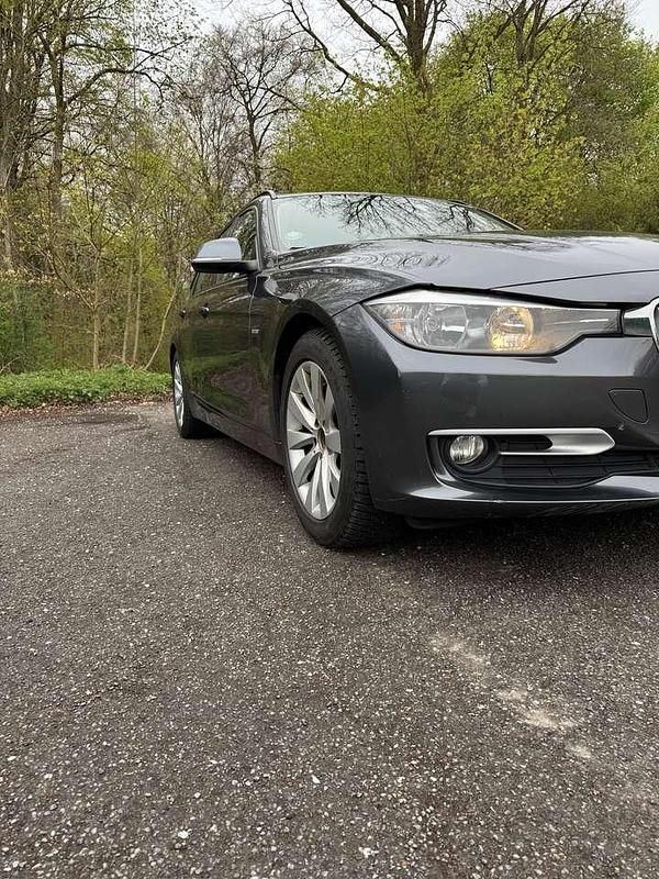 Gebraucht BMW 320 184 PS (135 kW) 2014 Grau Kombi