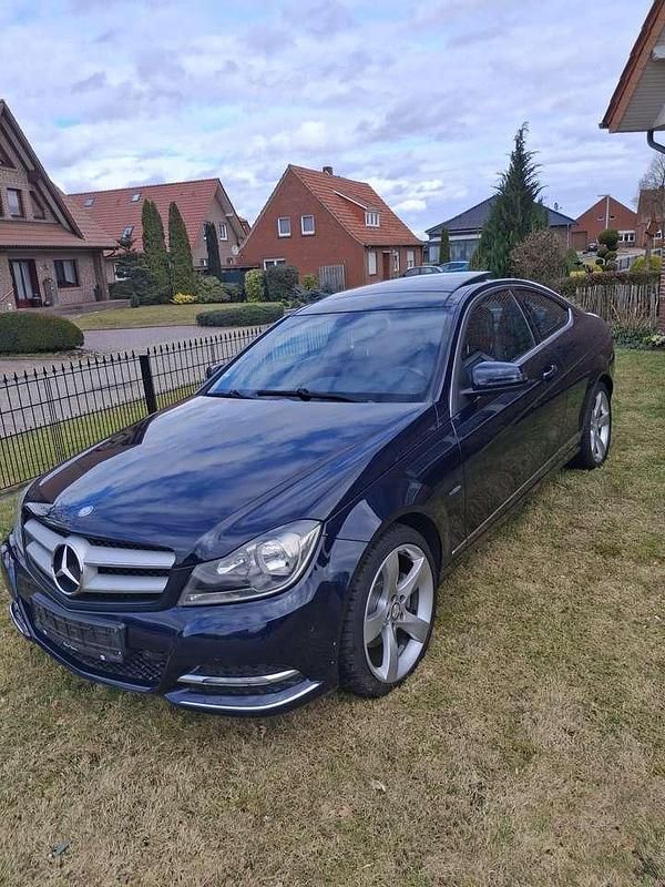 Gebraucht Mercedes 220 170 PS (125 kW) 2012 Blau Kleinwagen