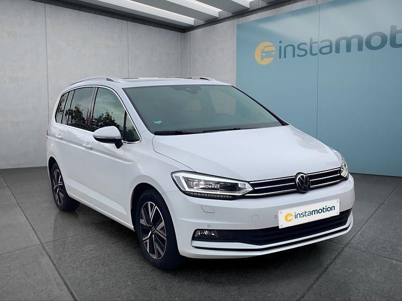 Gebraucht VW Touran 150 PS (110 kW) 2023 Weiß Van / Kleinbus