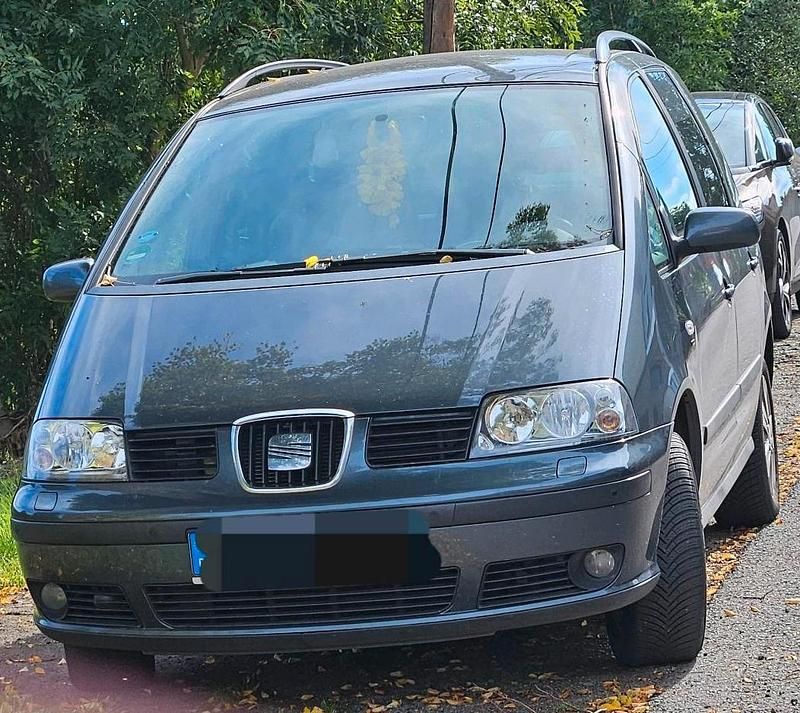 Grau Gebraucht 2008 Seat Alhambra Van / Kleinbus | 3.500 € (Guter Preis) - Bild 1/4