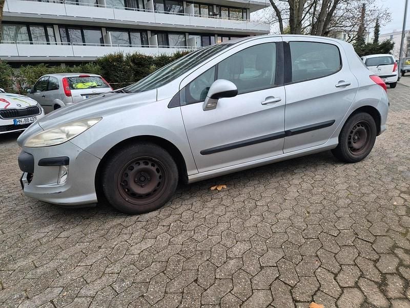 Grau Gebraucht 2010 Peugeot 308 Premium Kleinwagen | 2.200 € (Guter Preis) - Bild 1/4
