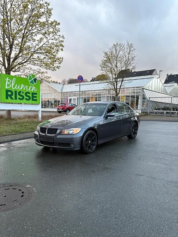 Gebraucht BMW 320 2007 Grau Limousine