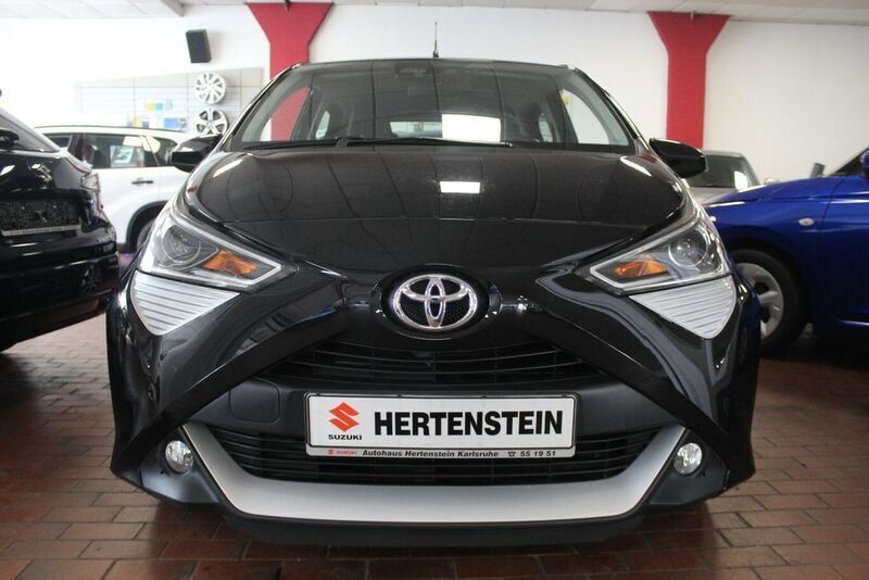 Schwarz Gebraucht 2022 Toyota Aygo Team Kleinwagen | 12.950 € (Guter Preis) - Bild 1/4
