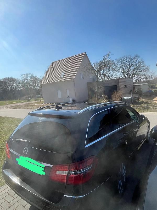 Gebraucht Mercedes E200 136 PS (100 kW) 2011 Schwarz Kombi