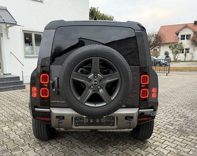 Neu Land Rover Defender SE Dynamic 249 PS (183 kW) 2025 Grau SUV