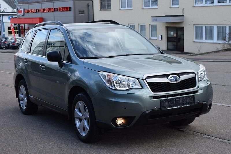 Grün Gebraucht 2015 Subaru Forester Active SUV | 15.980 € (Etwas zu teuer) - Bild 1/3