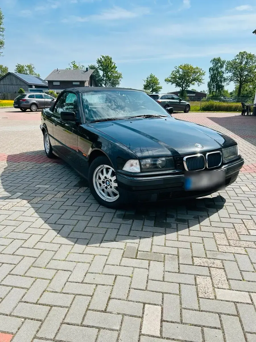 Gebraucht BMW 318 Cabriolet 116 PS (85 kW) 1998 Schwarz Cabrio