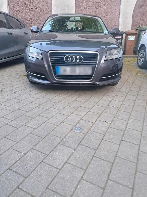 Usata Audi A3 105 CV (77 kW) 2012 Viola Utilitaria