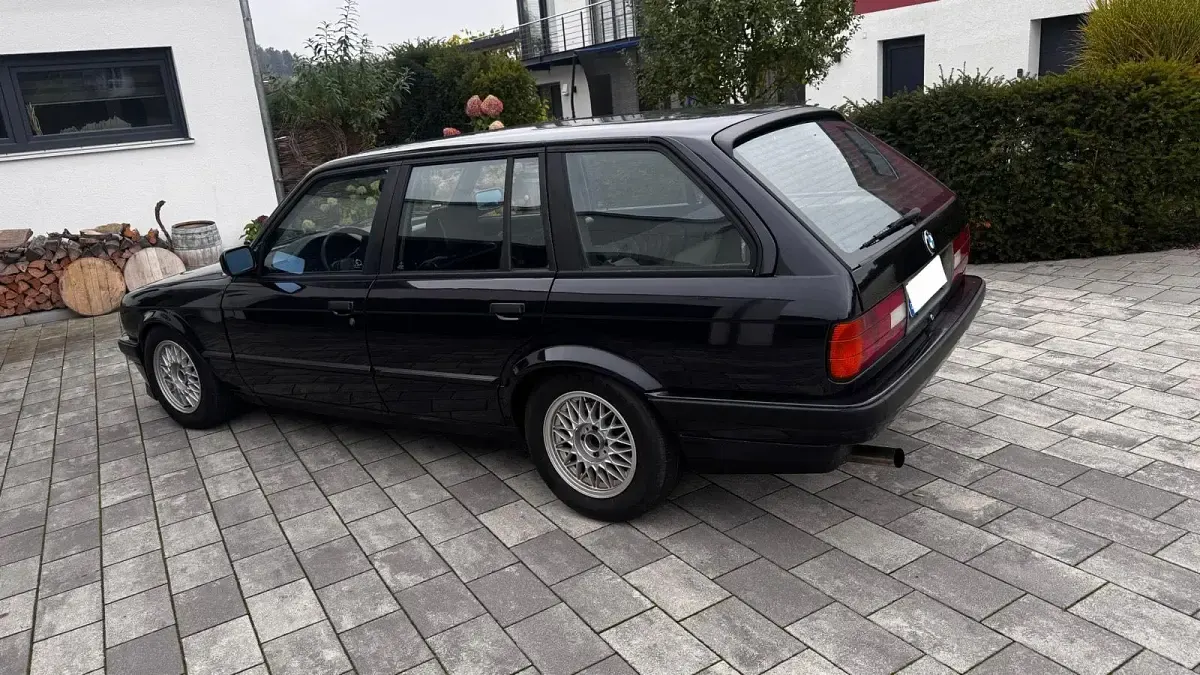 Brugt BMW 318 140 HK (102 kW) 1993 Sort Stationcar