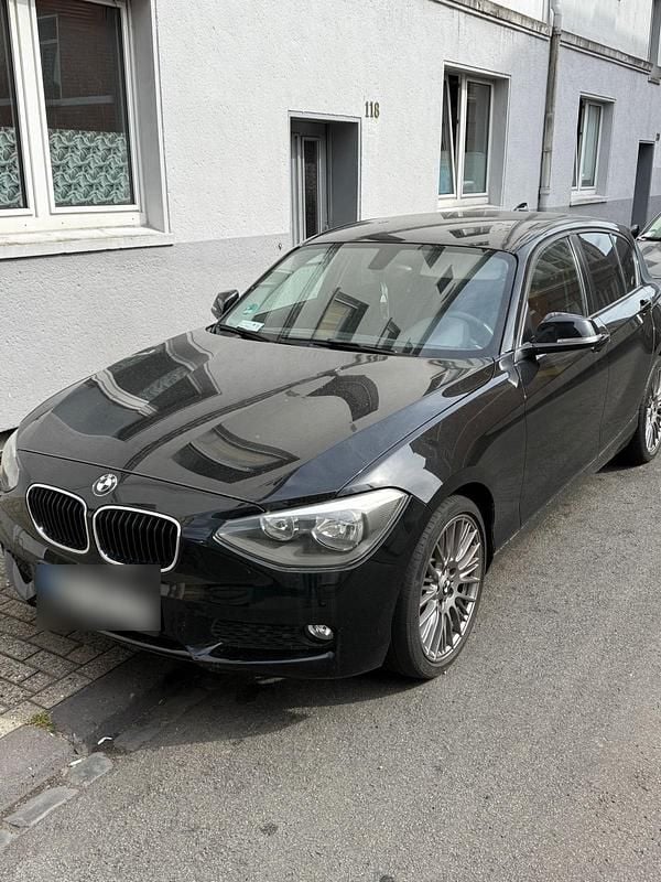 Schwarz Gebraucht 2012 BMW 116 Kleinwagen | 5.600 € (Guter Preis) - Bild 1/4