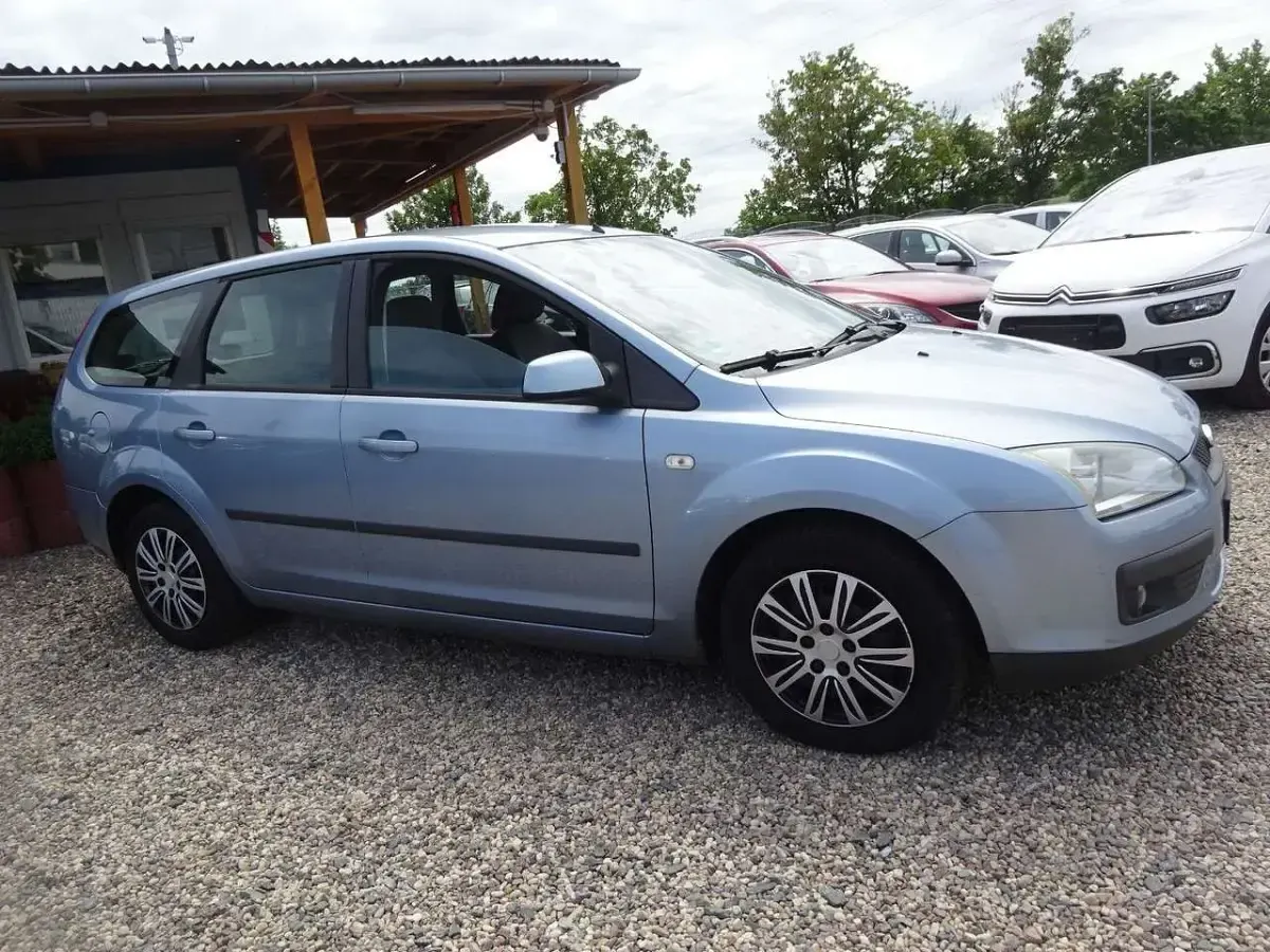 Gebraucht Ford Focus Fun X 125 PS (91 kW) 2008 Blau Kombi