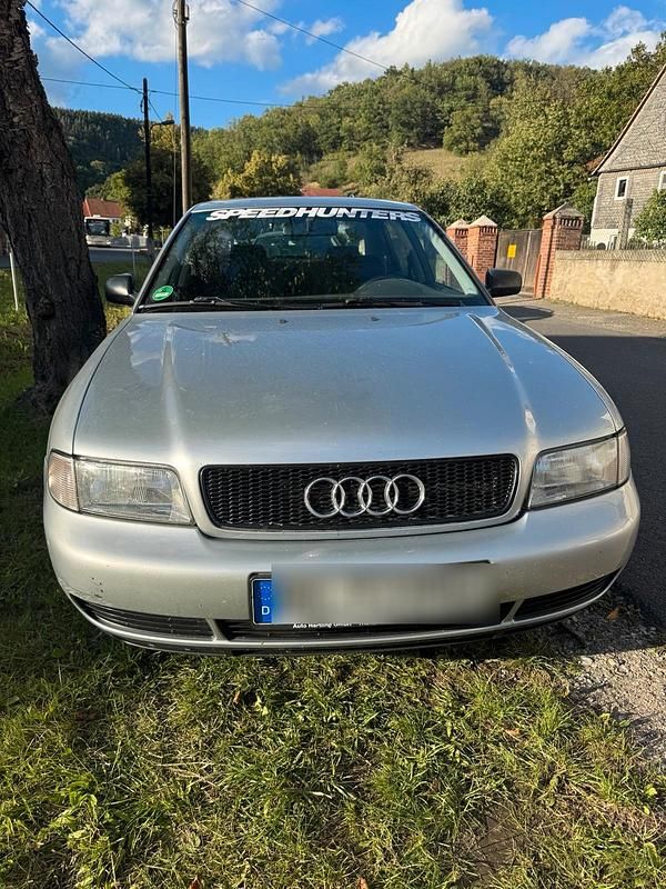 Silber Gebraucht 1994 Audi A4 S-Line Limousine | 2.200 € - Bild 1/4